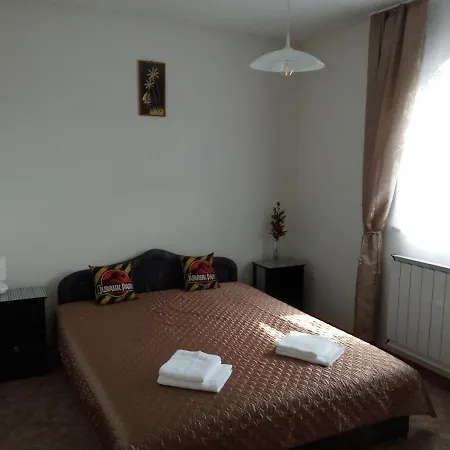 Alloggio in famiglia Bajtek Villa-tristan Apartman Szántód